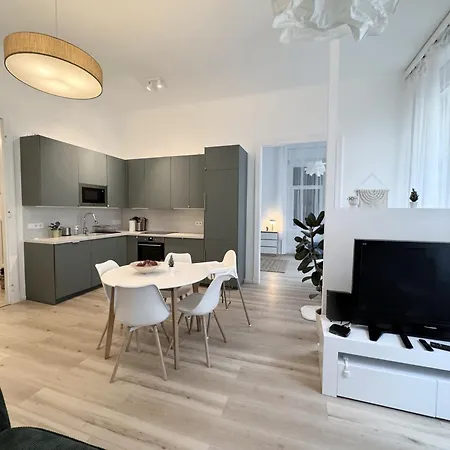 Apartment Danube Escapes Budapest- 3br Budapest