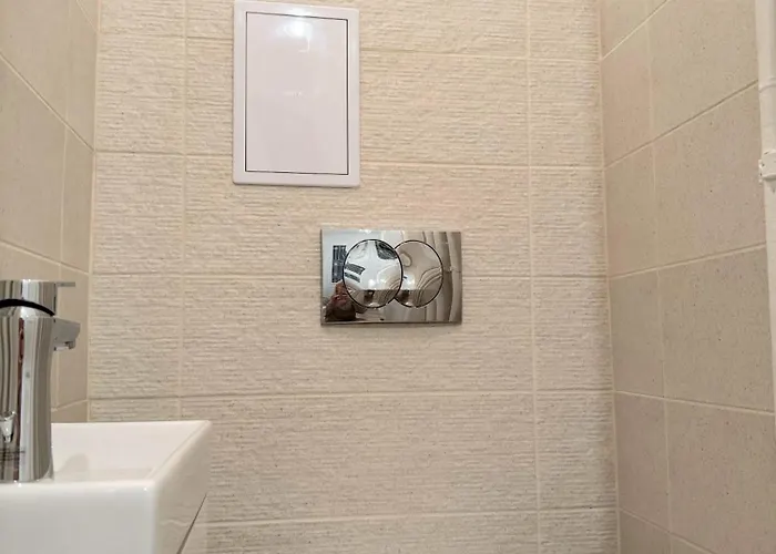 Danube Escapes Budapest- 3br * 布达佩斯
