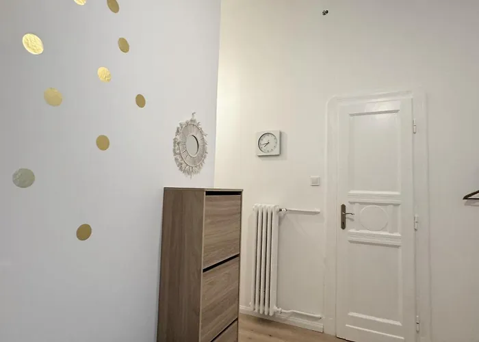 Danube Escapes Budapest- 3br *