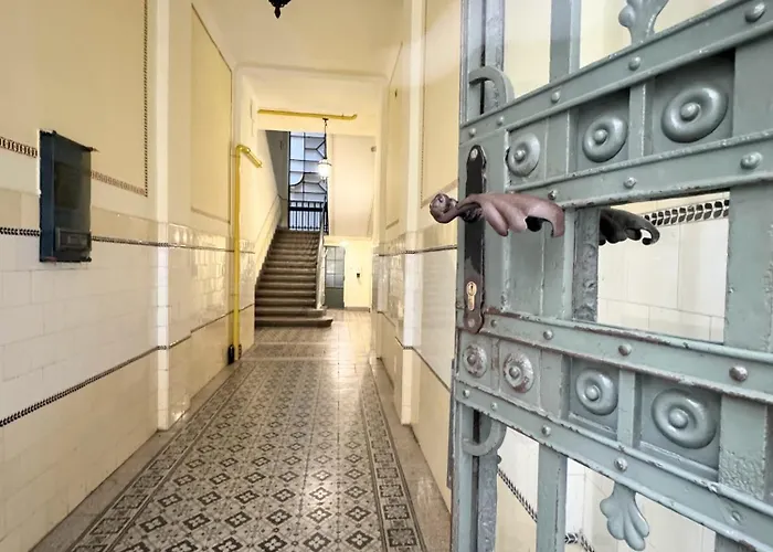 Danube Escapes Budapest- 3br *