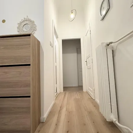 アパート Danube Escapes Budapest- 3br *