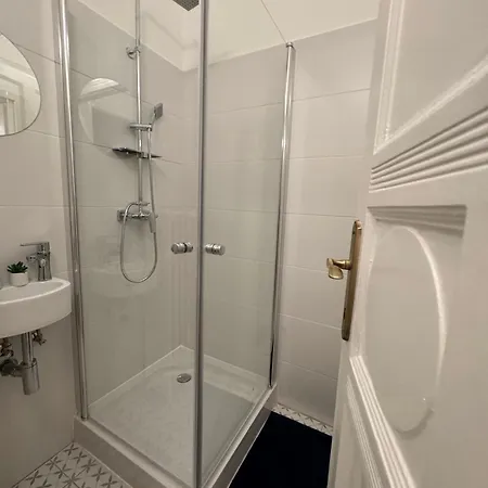 アパート Danube Escapes Budapest- 3br